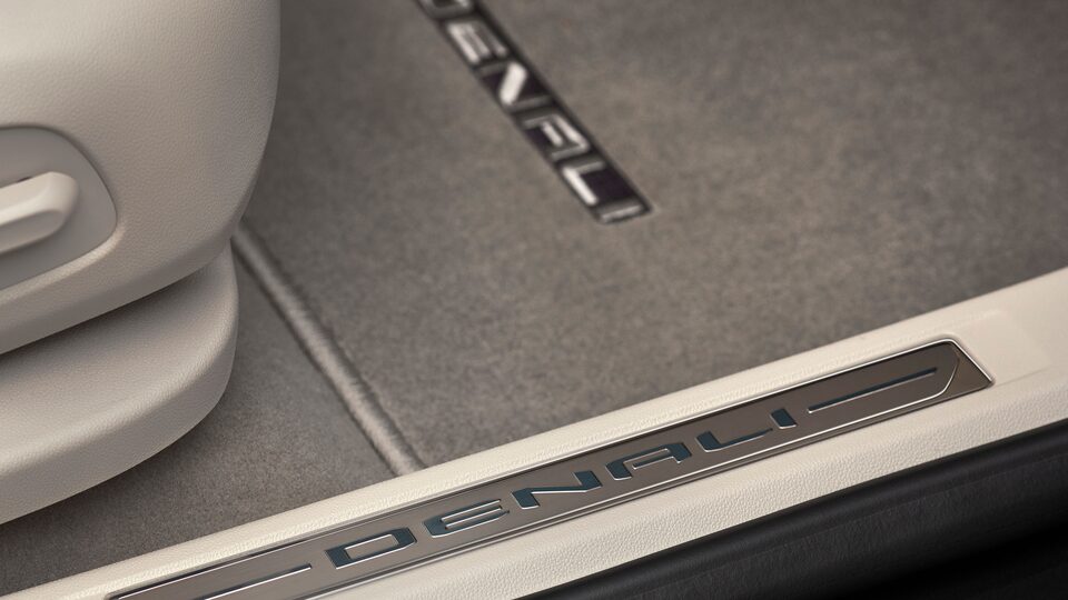 2020 GMC Acadia Denali Interior Features GMC Canada