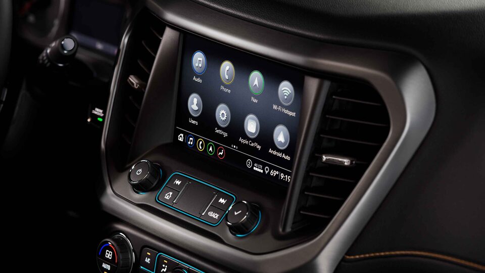 2022 GMC Acadia infotainment system.