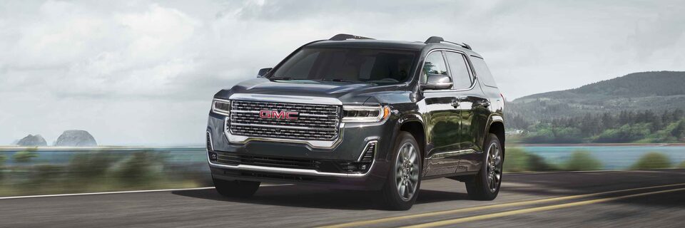 Profil latéral avant de l’Acadia 2022.