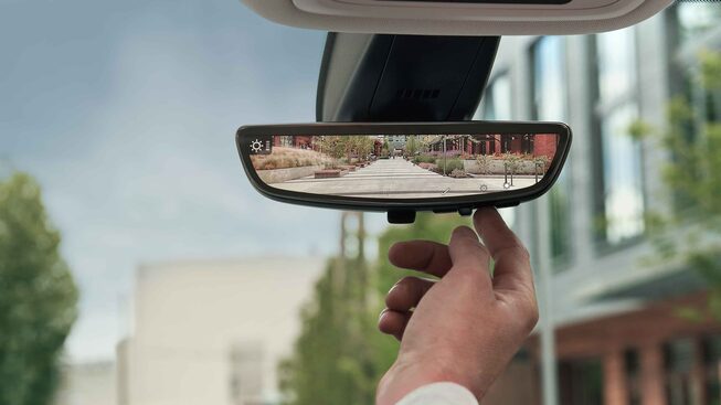 Caméra arrière du GMC Acadia Denali 2023.
