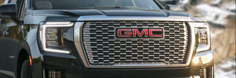 Calandre du GMC Yukon 2022.