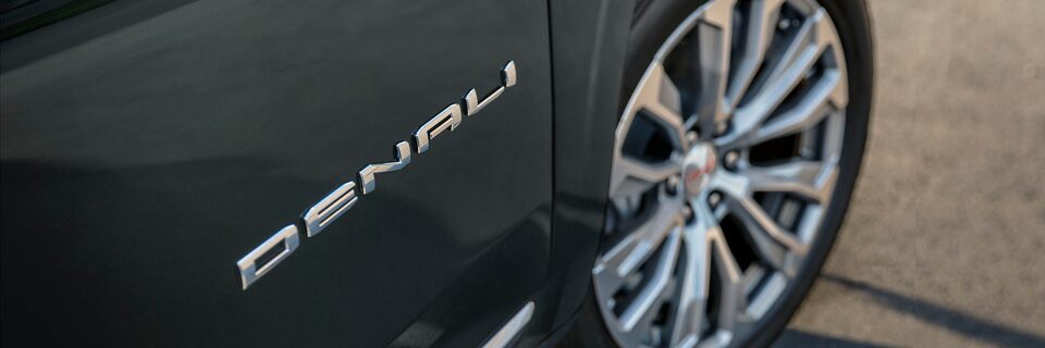 Roues du GMC Yukon Denali 2022.