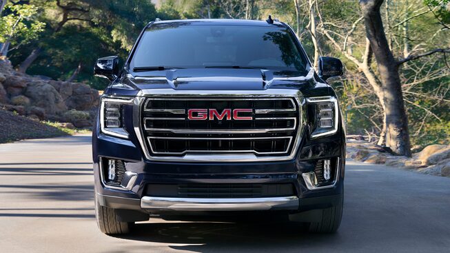 Vue de face du GMC Yukon 2023.