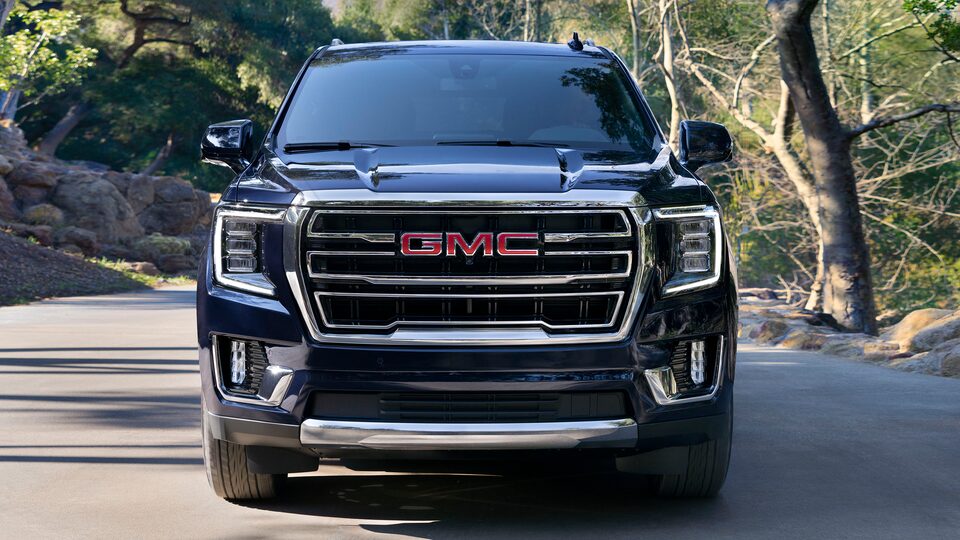 Vue de face du GMC Yukon 2023.