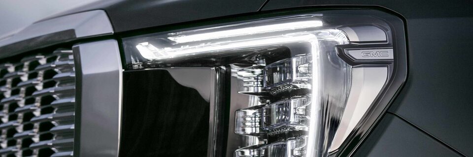 2023 GMC Yukon headlamps.
