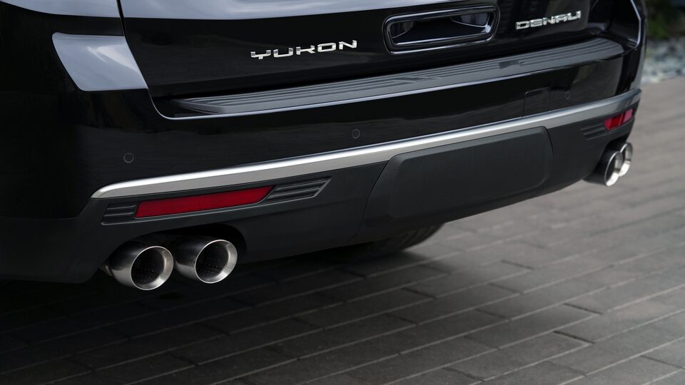 2023 GMC Yukon dual exhaust system.