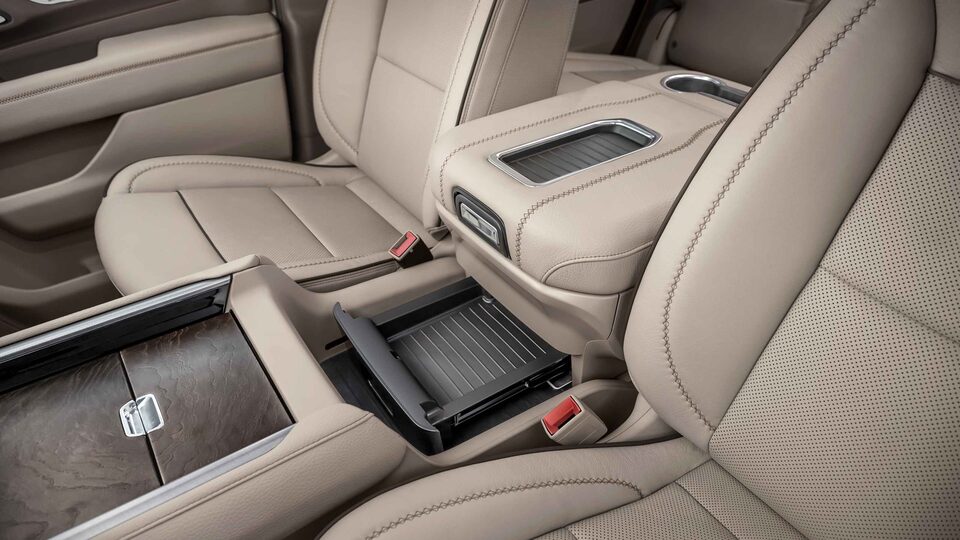 2023 Yukon AT4 center console.