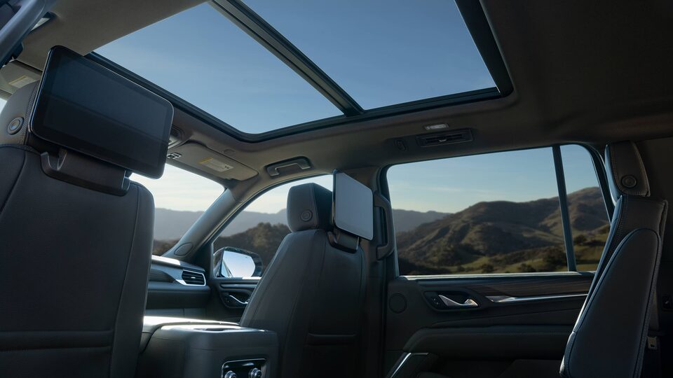 Toit ouvrant du GMC Yukon 2023.