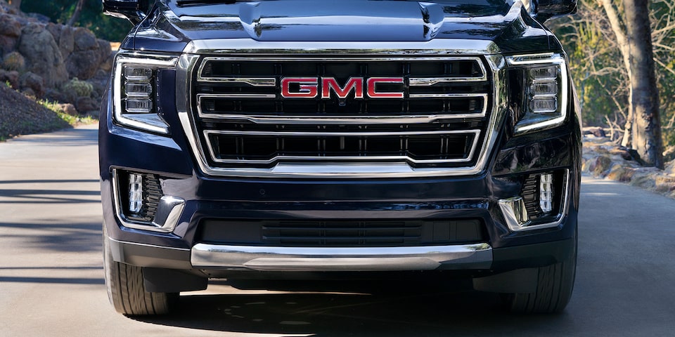 Front view of the grilles on the 2024 GMC Yukon SLE and SLT.