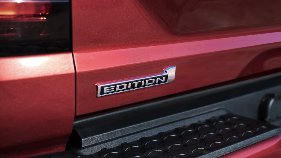 2023-canyon-reveal-gallery-3200x1800-10.jpg