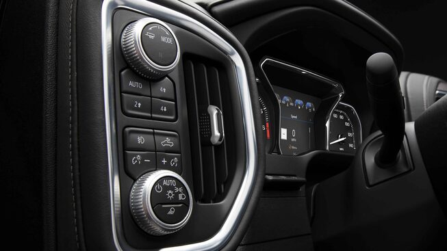 Le contrôle du climat de la GMC Sierra 1500 2022 Denali.