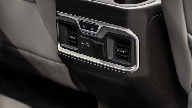 GMC Sierra 1500 2022 climatisé à l'intérieur.