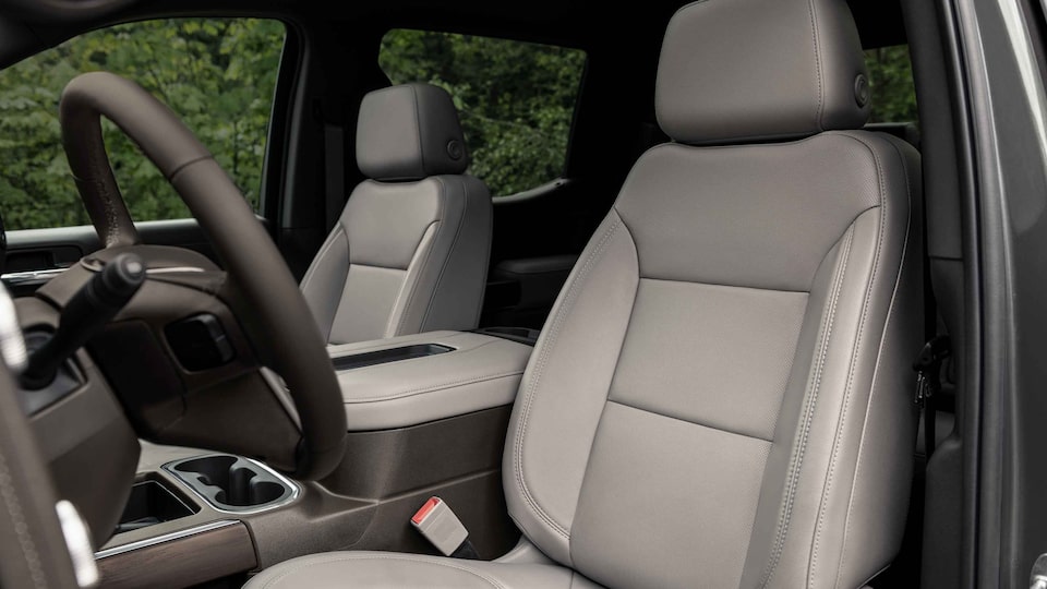 2022 Sierra 1500 interior front seating.