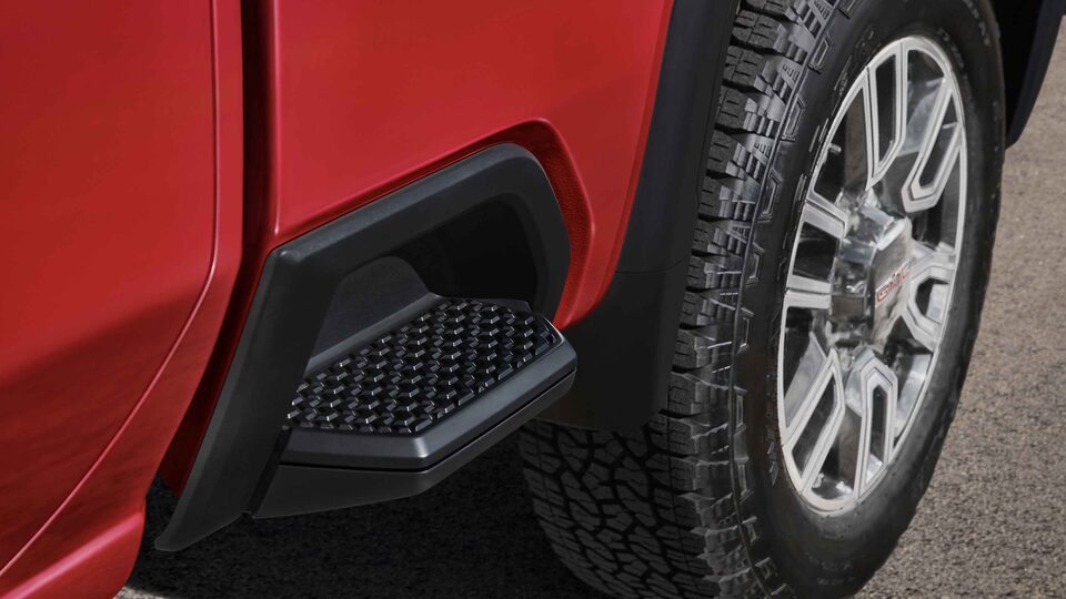 GMC Sierra HD 2022, marchepied latéral.