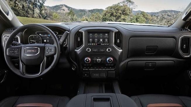 GMC Sierra HD AT4 2022 : intérieur avant.