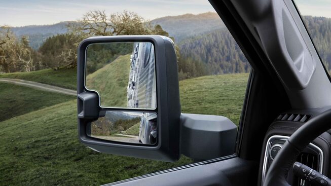 La Sierra HD Denali 2022 : rétroviseur extérieur.