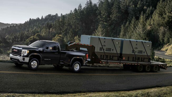 2022 Sierra HD SLE/SLT trailering huge loads.