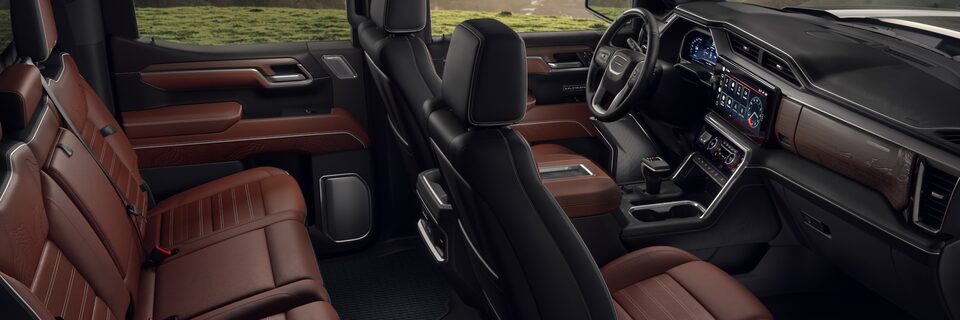 Interior side profile view of the 2022 Sierra Denali Ultimate seats.