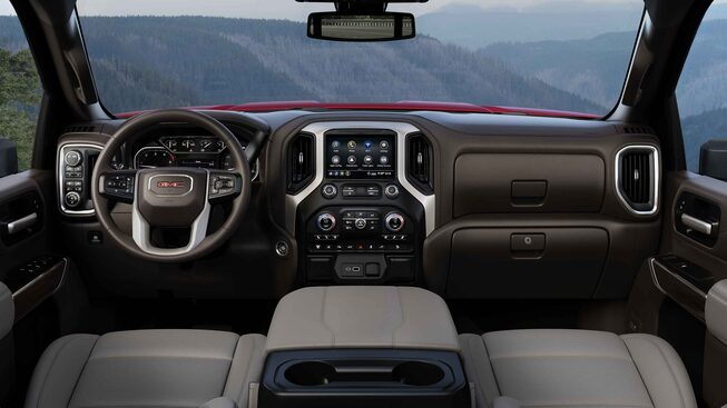 Sierra HD SLE/SLT 2023 : intérieur avant avec tableau de bord.