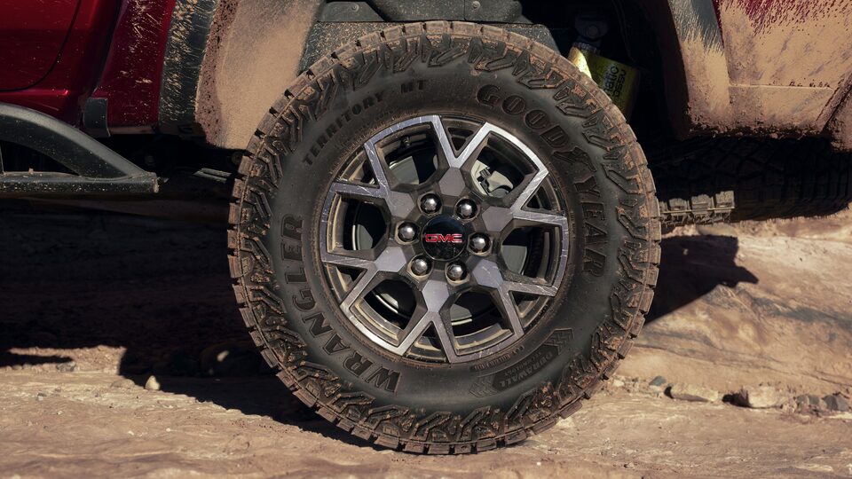 Roue du GMC Canyon AT4X 2023.