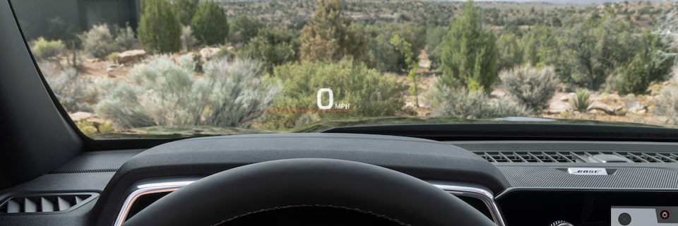 Dispositif de visualisation tête haute du GMC Canyon Denali 2023.
