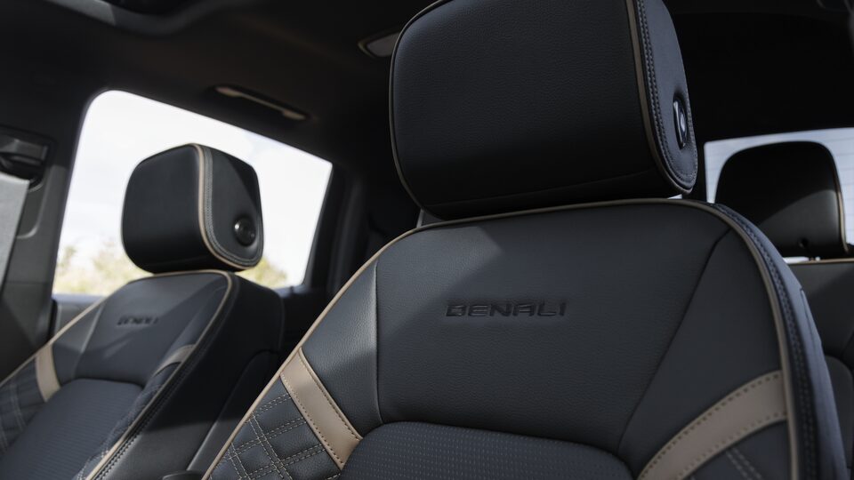 Sièges avant du Canyon Denali 2023.
