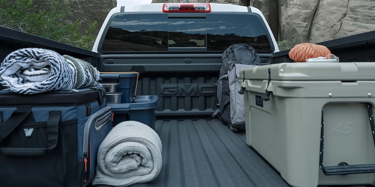 my26-canyon-at4-exterior-versatile-cargo-bed-1280x640-26PGCN99027.jpg