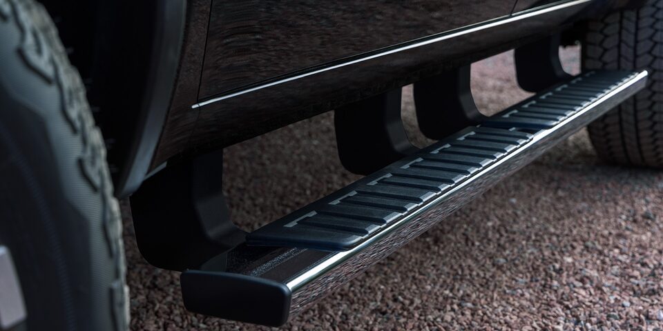 2024 GMC Canyon Denali assist steps.