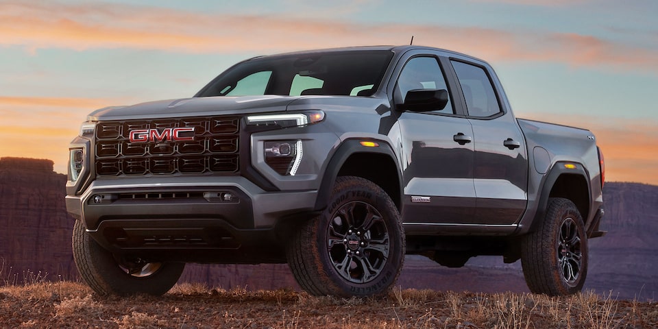 Vue latérale avant du GMC Canyon Élévation 2024.