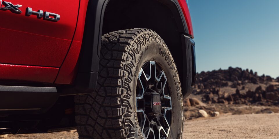 Pneus Territory de GoodYear pour terrains boueux du Sierra HD At4 2024.