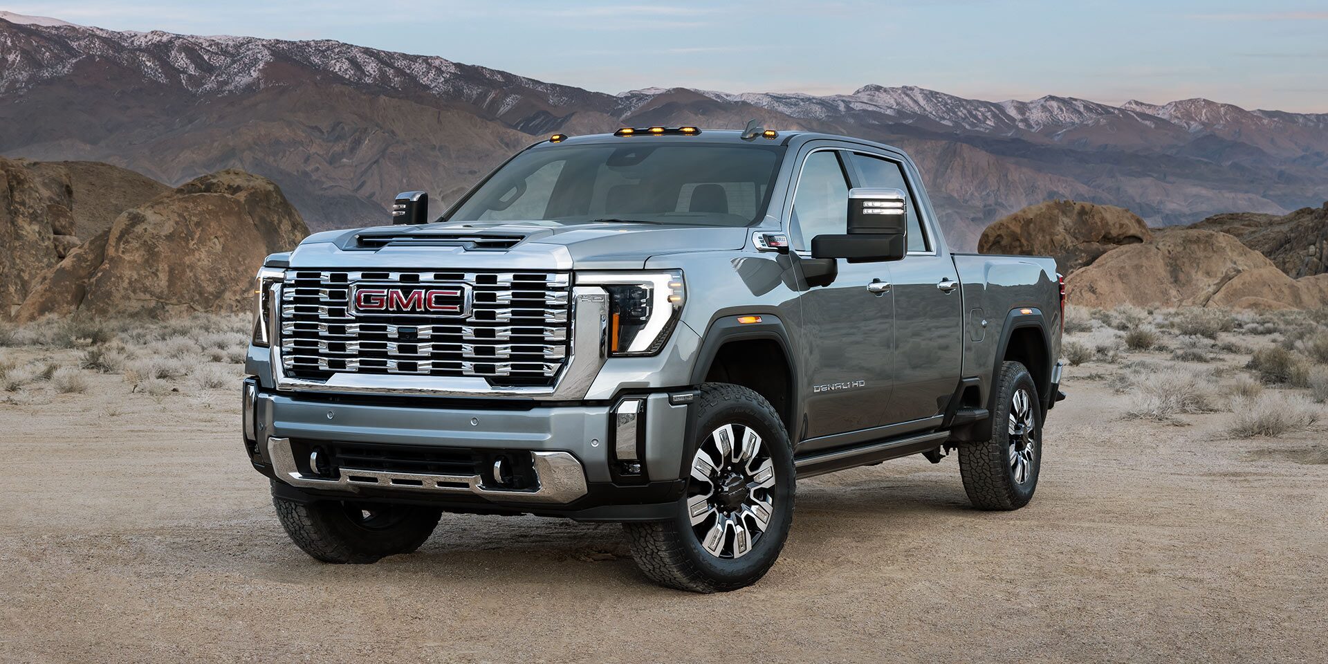 gmc-streamlined-denali-2500-bold-chrome-grille-1920x960-25PGSRHD00153.jpg