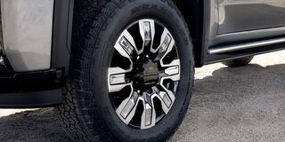 gmc-streamlined-denali-2500-ultra-bright-wheels-1920x960-25PGSRHD00181.jpg
