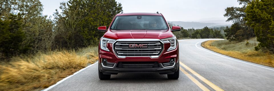 2022 GMC Terrain SLE/SLT front exterior.