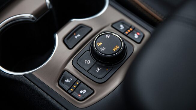 Console centrale du GMC Terrain AT4 2022.