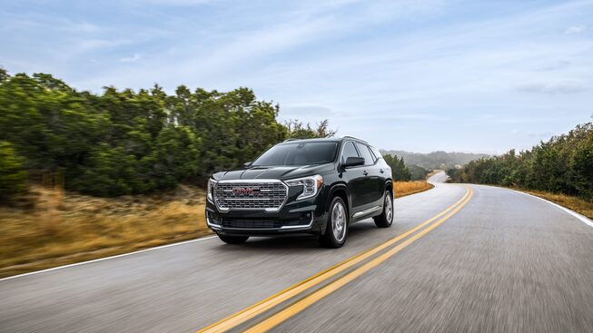 Terrain Denali 2023 sur la route.