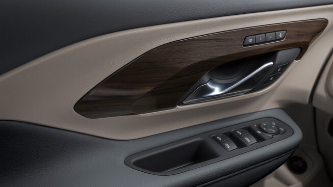 Garnitures intérieures du GMC Terrain Denali 2023.