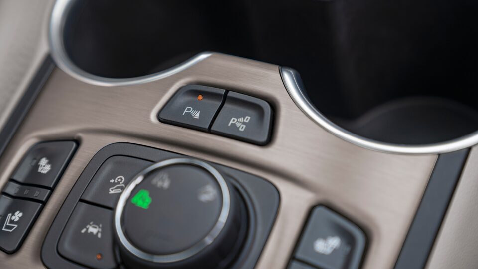 2022 GMC Terrain SLE/SLT center controls.