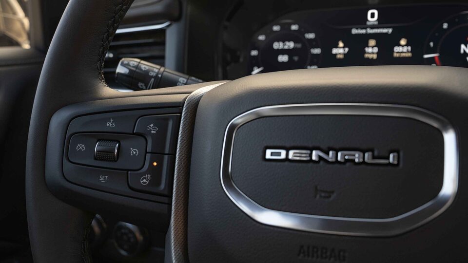 Volant du GMC Yukon Denali 2022.