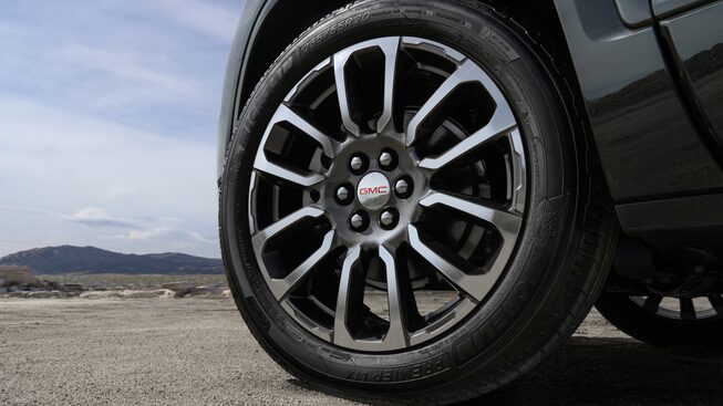 2023 GMC Acadia Denali wheel.