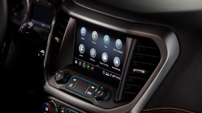 Système d’infodivertissement du GMC Acadia AT4 2023.