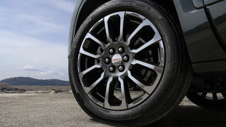 2023 GMC Acadia Denali wheels.