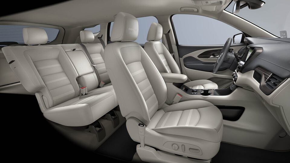 Sièges avant du GMC Terrain Denali 2023 : gris galvanisé foncé et platine très clair.