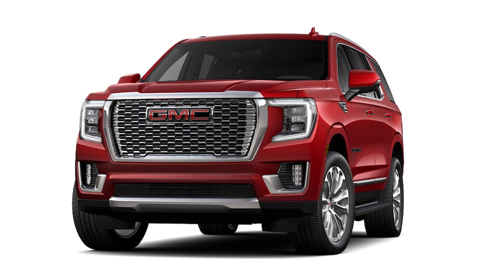 GMC Yukon Denali 2023 en teinte rouge volcanique.