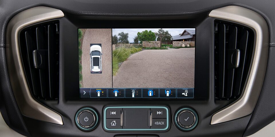 Vision périphérique haute définition du GMC Terrain SLE 2024.