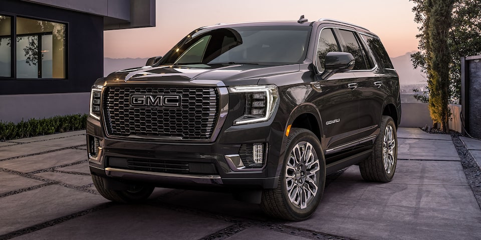 Front side profile of the 2024 GMC Yukon.