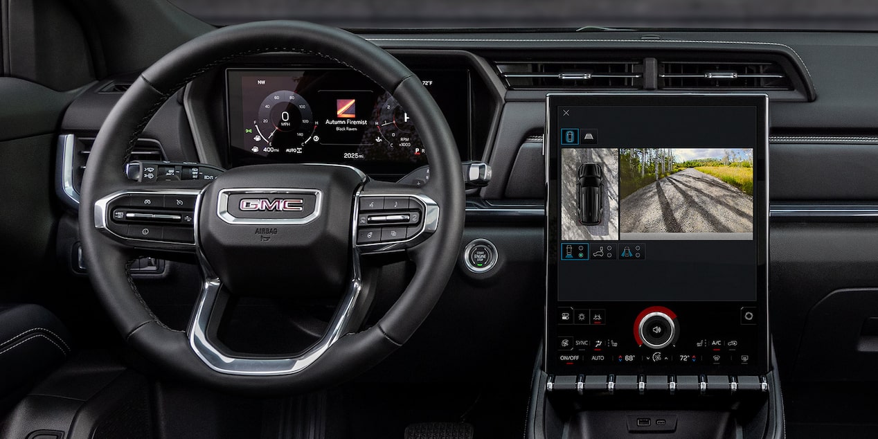 Vue du volant et du système d’infodivertissement du VUS compact GMC Terrain Élévation 2026.