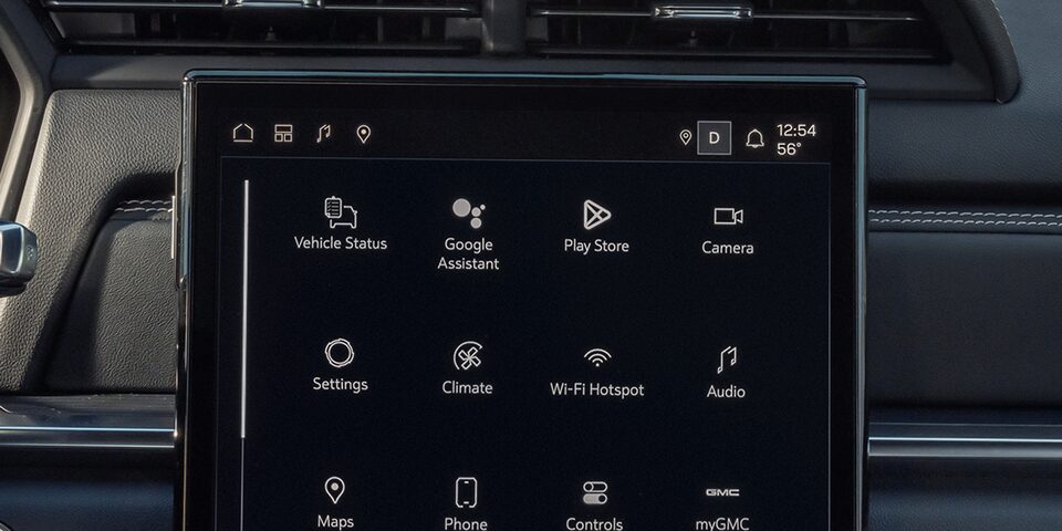 Vue rapprochée du système d’infodivertissement du GMC Terrain Élévation 2026 en train d’afficher la compatibilité avec Google intégré.