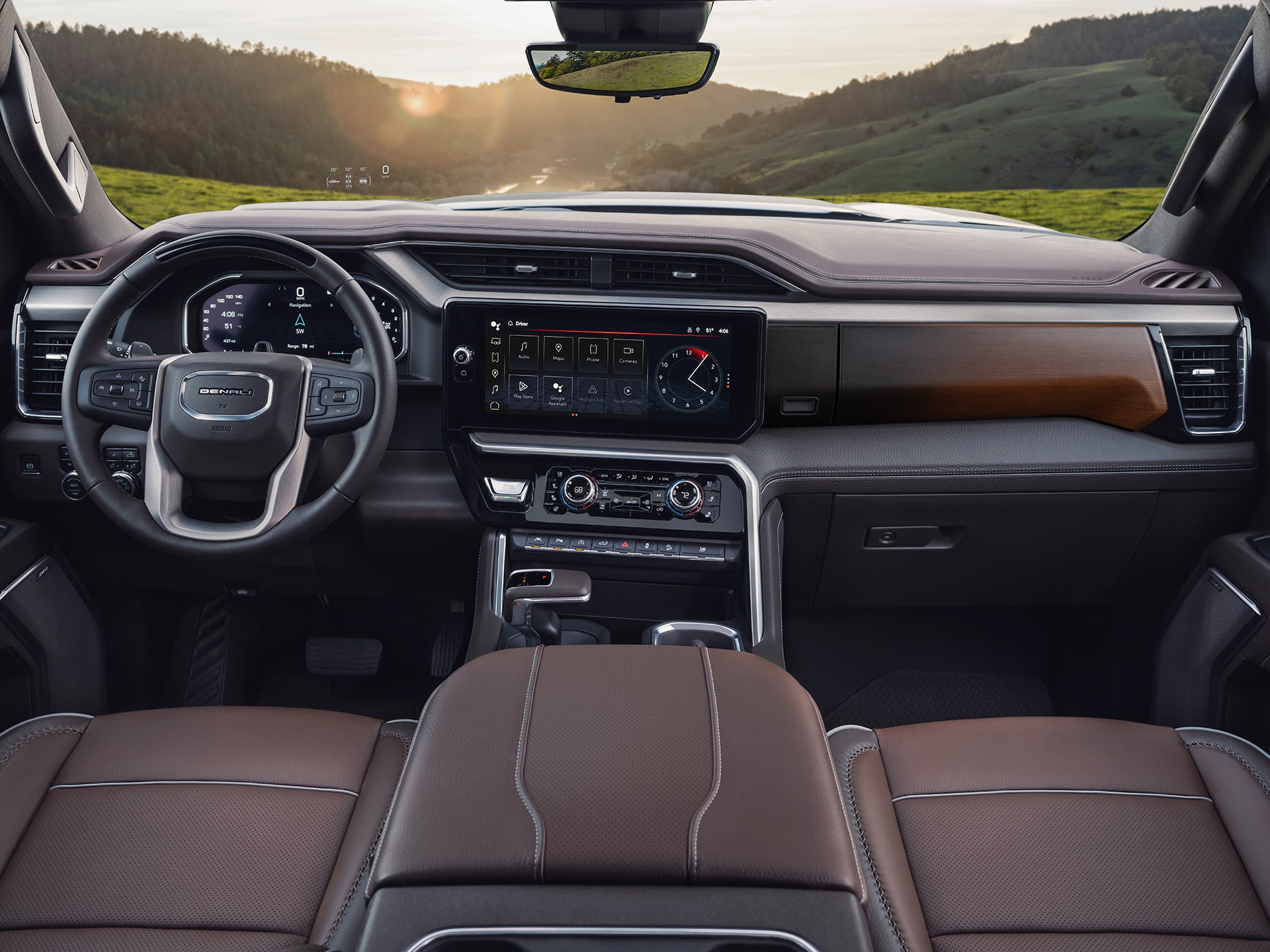 Les sièges avant et le tableau de bord du GMC Sierra 1500 Denali 2026.