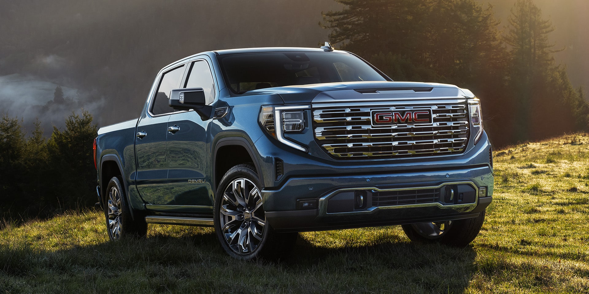Vue latérale avant du GMC Sierra 1500 Denali 2026.
