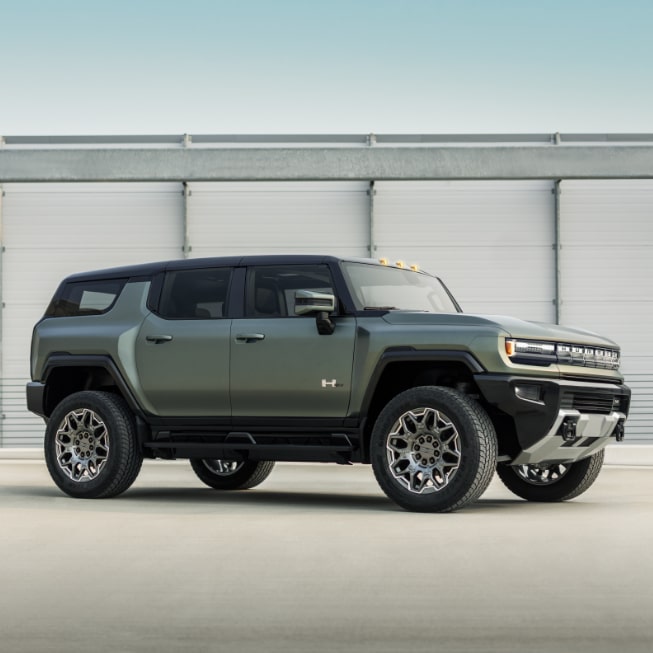 Right profile view of the GMC Hummer EV SUV